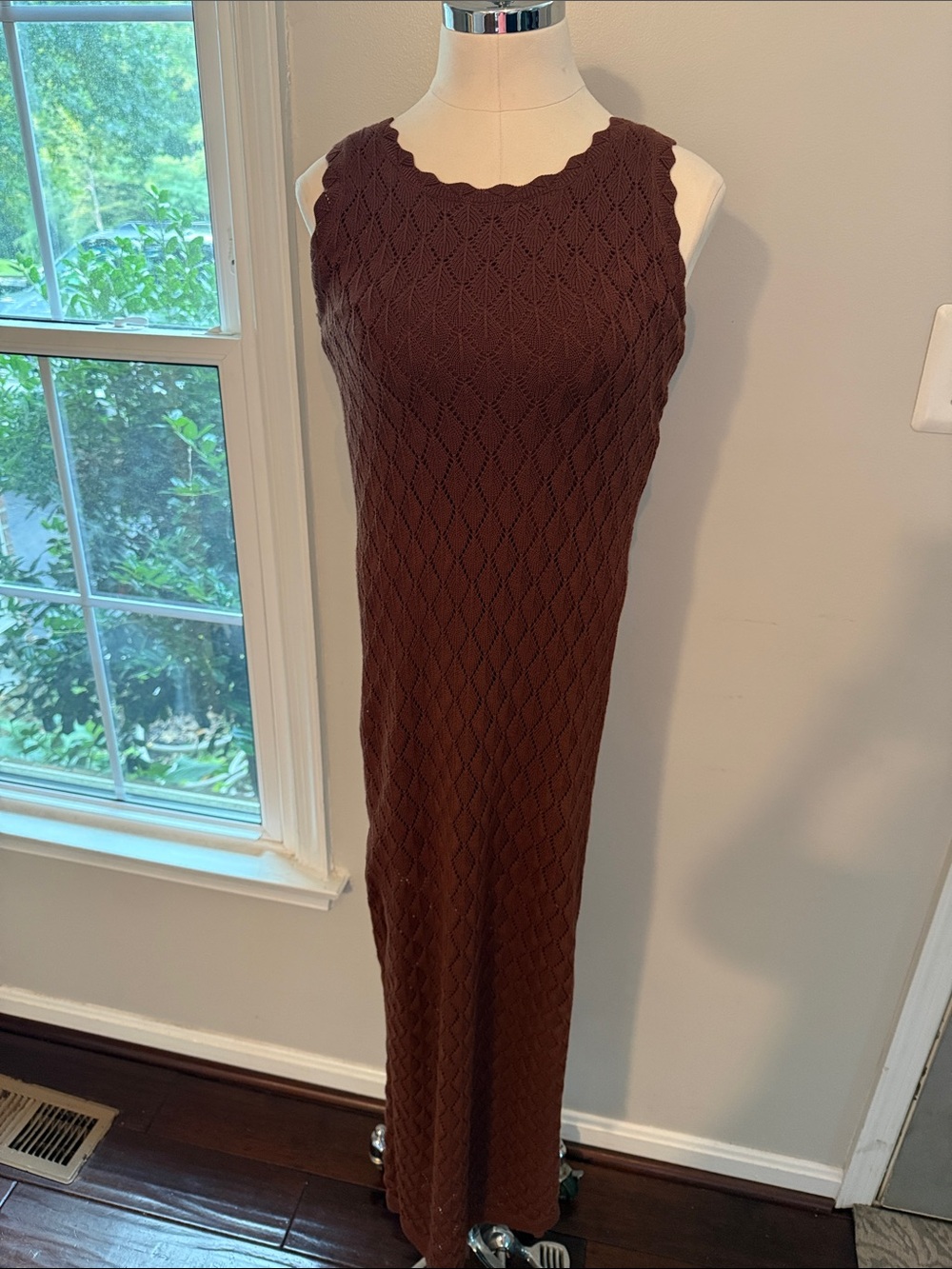Sleeveless Brown Knit Maxi Dress with Scalloped Neckline